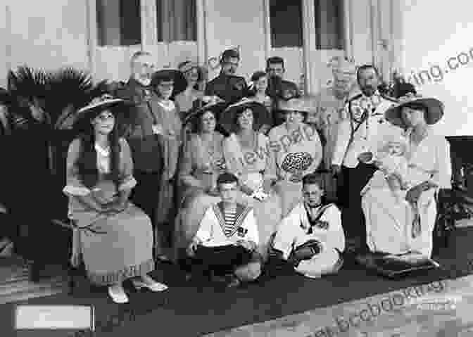 The Romanov Family In 1914 From Splendor To Revolution: The Romanov Women 1847 1928